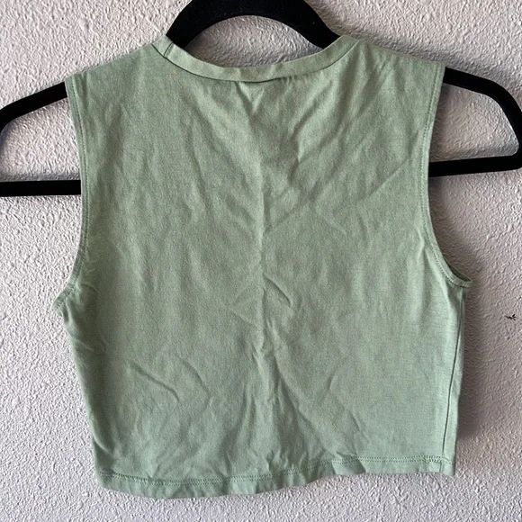 Girls Size Medium Green Tank Top Workout Shirt - Picture 3 of 3